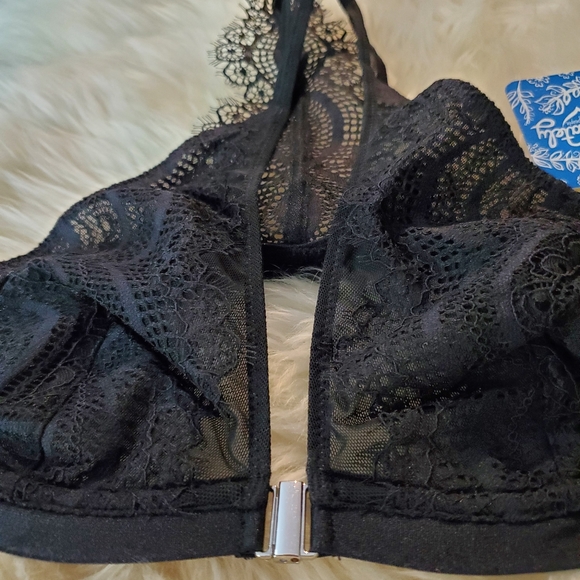 32B Black Free People bralette - Picture 2 of 6